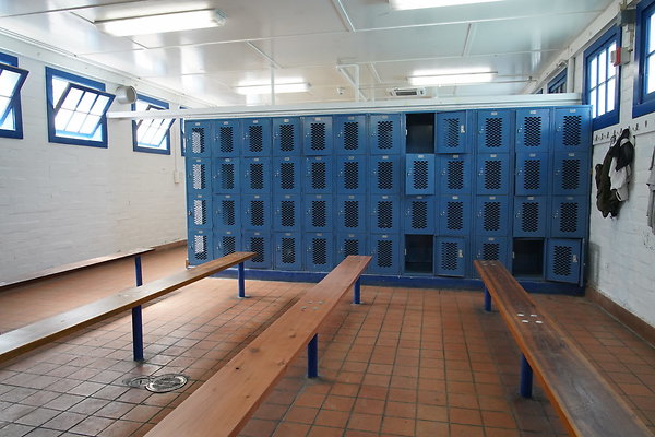 05-Pool-and-Locker-Room