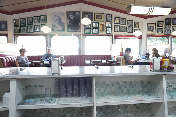 galaxy-diner-069