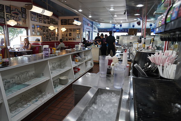 galaxy-diner-067