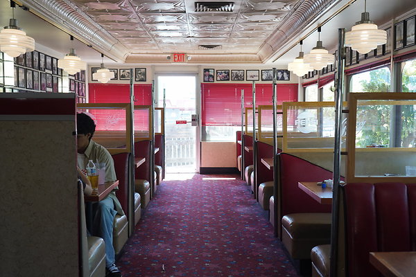 galaxy-diner-003
