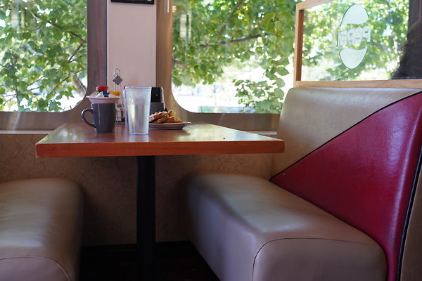 galaxy-diner-012